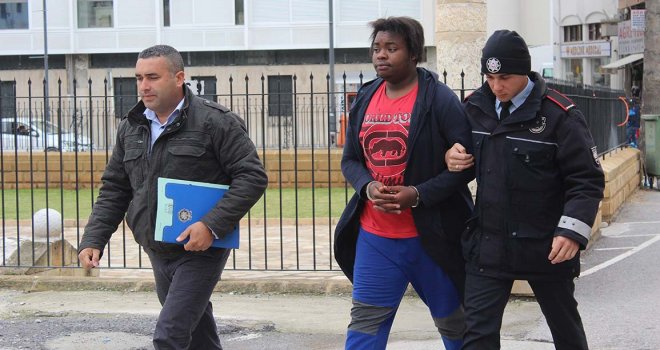 Başkasının kimliğine büründü