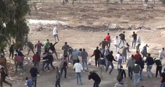 BATI ŞERİA'DAKİ GÖSTERİLERDE 18 FİLİSTİNLİ YARALANDI