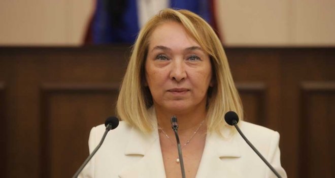 Besim’den Dinçyürek’e çağrı: Kurultay çalışmalarını bırakıp çöken sağlık sistemine odaklanmalı