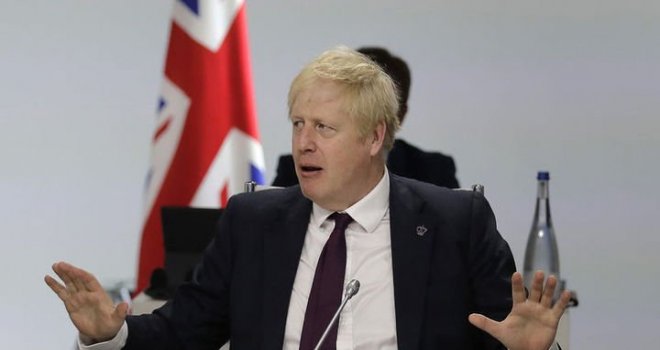 BORİS JOHNSON’DAN ÇEVRECİLERE TEPKİ; ESRAR KOKAN ÇADIRLARINIZI BIRAKIP EYLEME SON VERİN