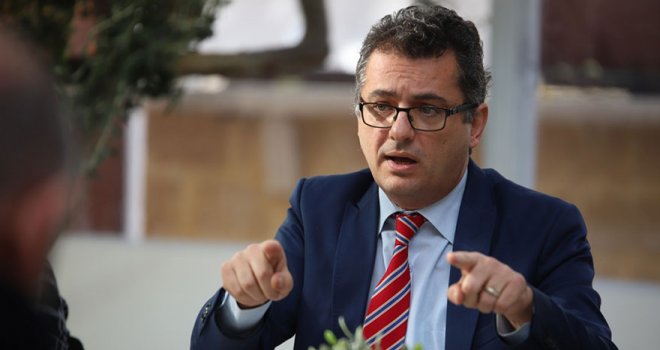 BU VİZYON KIBRISLI TÜRKLERE DE RUMLARA DA KAYBETTİRİR