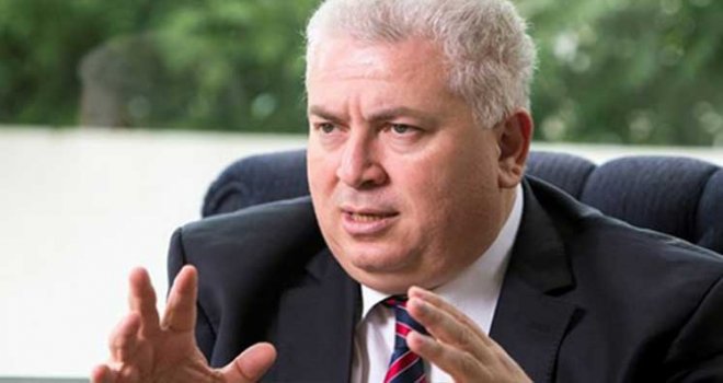 Çakıcı: Kıbrıs'ta siyaset tamamen çökmüştür