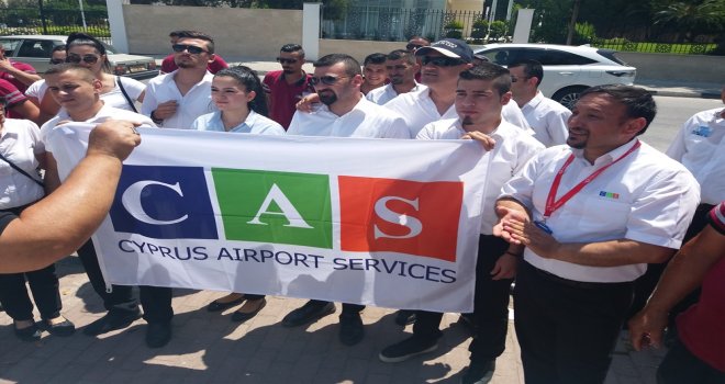 CAS ÇALIŞANLARI MECLİS ÖNÜNDE EYLEM YAPTI.