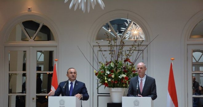 Çavuşoğlu: Avrupa’da radikalleşen bir Türk bile yoktur