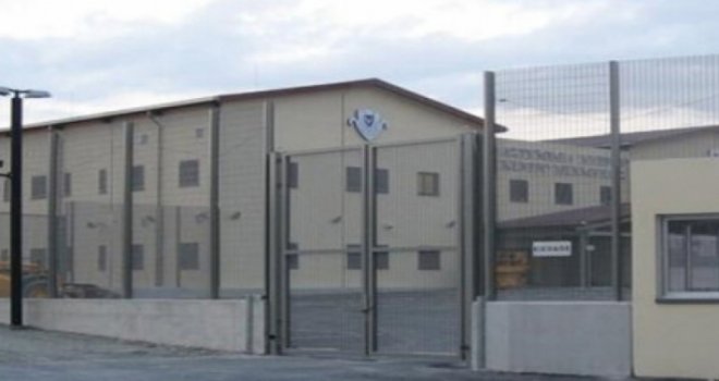 Cezaevindeki aşırı doluluk nedeniyle mahkumlar polis korumasına alınıyor