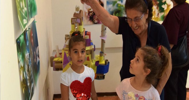 Çocukların ürettiği eserler sergilendi