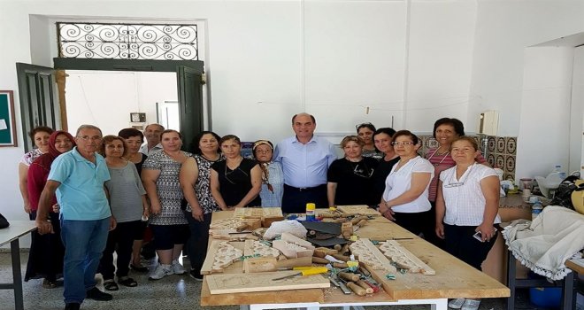CTP DEĞİRMENLİK BELEDİYE BAŞKAN ADAYI KARAVEZİRLER CİHANGİR KÖY KADIN KURSUNU ZİYARET ETTİ
