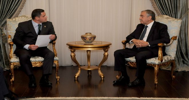 CUMHURBAŞKANI AKINCI İSPANYA’DAN BİR HEYETİ KABUL ETTİ