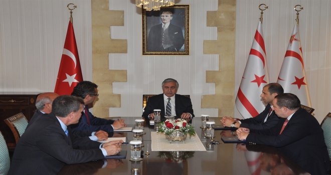 CUMHURBAŞKANI AKINCI MECLİS’TEKİ SİYASİ PARTİLERİN BAŞKANLARIYLA BİR ARAYA GELDİ..