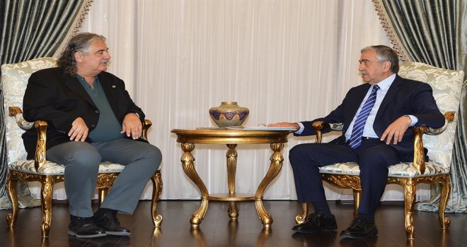 CUMHURBAŞKANI AKINCI, MİMARLARLAR ODASI BAŞKANI AKTAÇ’I KABUL ETTİ.