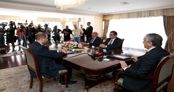 CUMHURBAŞKANI AKINCI: “RUM LİDERLE BULUŞMAMA, BİR ARAYA GELEMEME GİBİ BİR DERDİM YOK.”