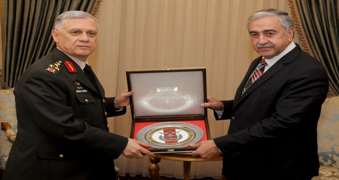 CUMHURBAŞKANI AKINCI TC GENELKURMAY 2. BAŞKANI DÜNDAR’I KABUL ETTİ