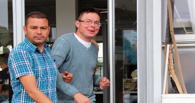 Dedöktör ile tatile geldi