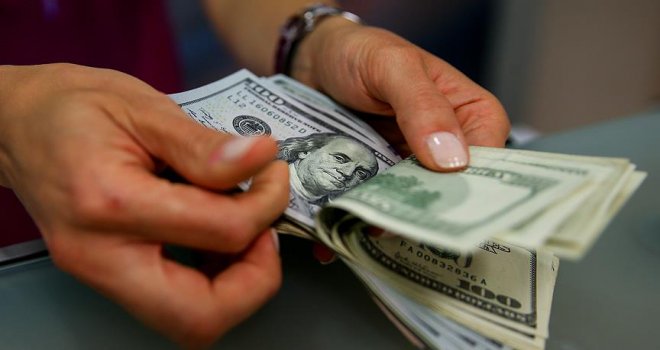 Dolar/TL'de düşüş sürüyor.