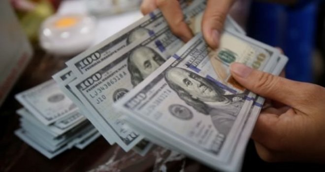 Dolarda düşüş başladı! Kritik seviyenin altını gördü