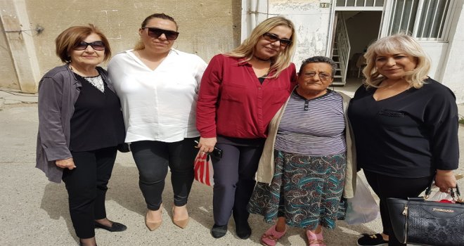 DP KADIN ÖRGÜTÜ’NDEN YAŞLILARA ZİYARET.