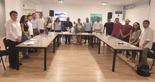 DP, LEFKOŞA GENÇLİK GÜNLERİ YUVARLAK MASA TOPLANTISINA KATILDI