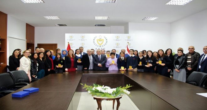 Dr. Fazıl Küçük Şiir ve Kompozisyon Yarışması’nda dereceye girenlere plaketleri verildi