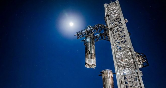 Dünya'nın en güçlü roketi altıncı testi geçti: Ay'a insan götürecek