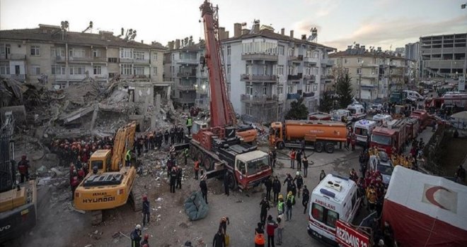 Elazığ’da arama ve kurtarma çalışmaları aralıksız sürüyor