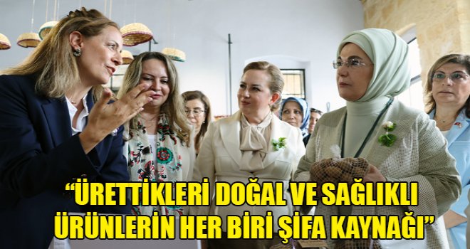 Emine Erdoğan, Sibel Tatar ile birlikte Kıbrıs Türk Girişimci Kadınlar Kalkınma Kooperatifi Üretim ve Satış Merkezi'ni ziyaret etti