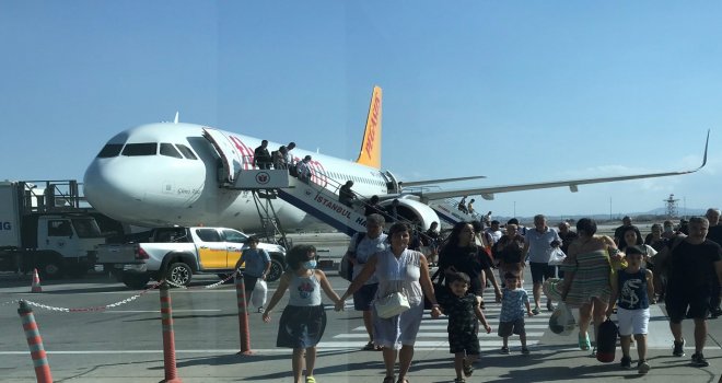 Ercan Havalimanı 3 ayda 869 bin yolcuyu ağırladı
