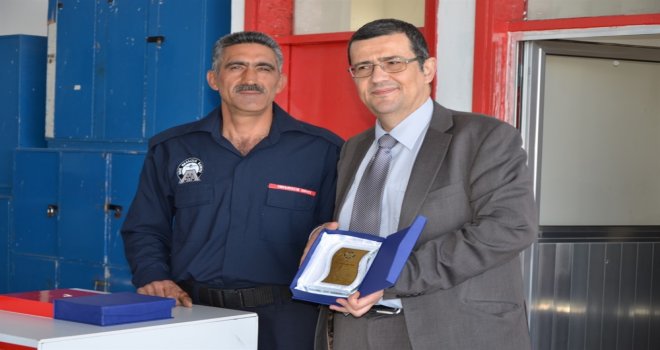 ERCAN'DAKİ KURTARMA VE YANGIN GÖREVLİLERİ ETKİNLİK DÜZENLEDİ