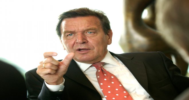 Eski Alman Başbakanı Gerhard Schröder'in Kıbrıs pişmanlığı