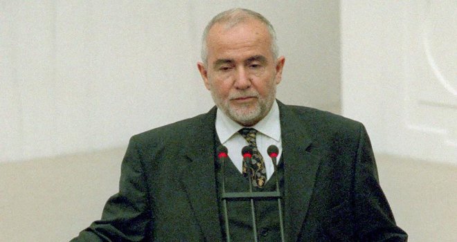 Eski Bakan Cevat Ayhan vefat etti.