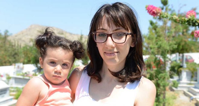 Farkındalık için saçlarını feda etti