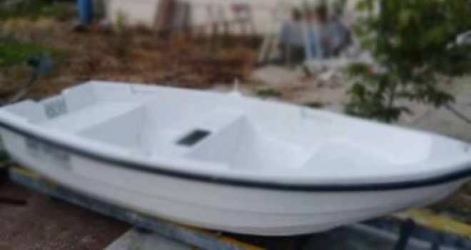 Fiber tekne su alınca 3 kişi boğulma tehlikesi geçirdi