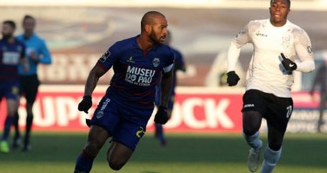 Galatasaray Chaves'te oynayan 23 yaşındaki stoper Marcao ile anlaştı
