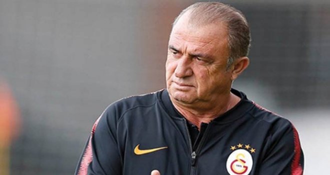 Galatasaray'da kriz tırmanıyor