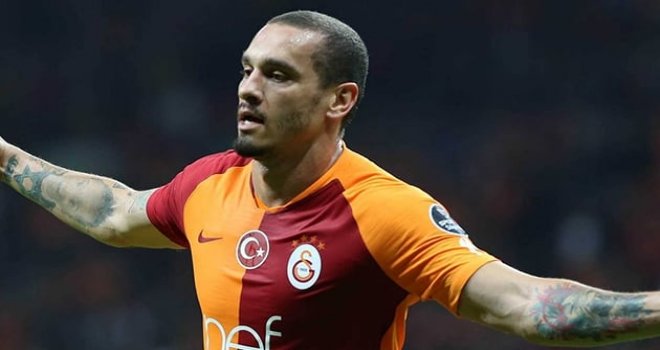 Galatasaray'da Maicon'a yol göründü