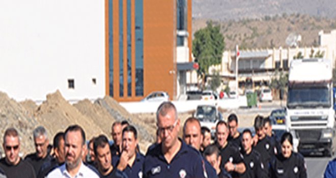 Gardiyanlar Başbakanlığa yürüyor