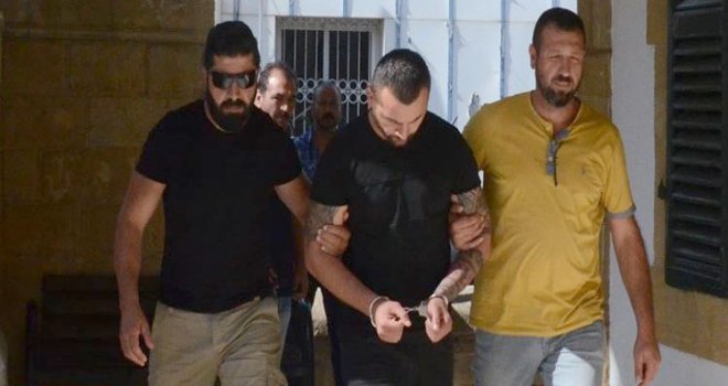 Gargınsu önüne gelene saldırdı...