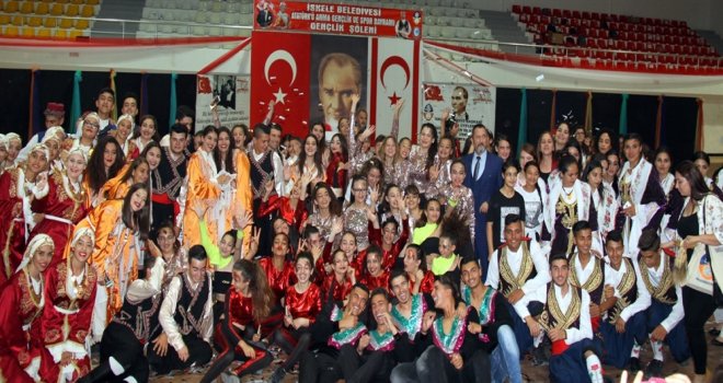 GENÇLİK ŞÖLENİ 21 YAŞINDA..
