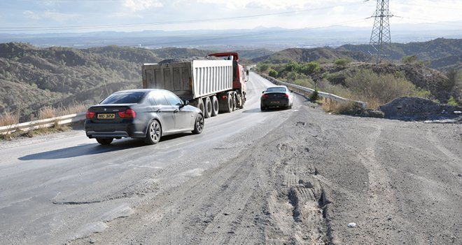 GİRNE - DEĞİRMENLİK ANAYOLU YENİDEN ÇİFT YÖNLÜ TRAFİK AKIŞINA AÇILDI