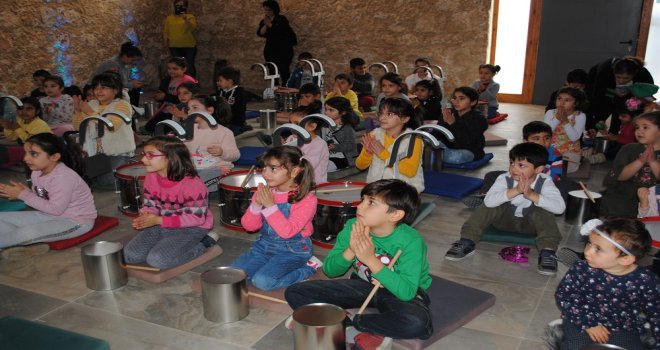 GİRNE BELEDİYESİ’NİN YARIYIL ŞENLİĞİ “RİTİM ATÖLYESİ”YLE SONA ERDİ