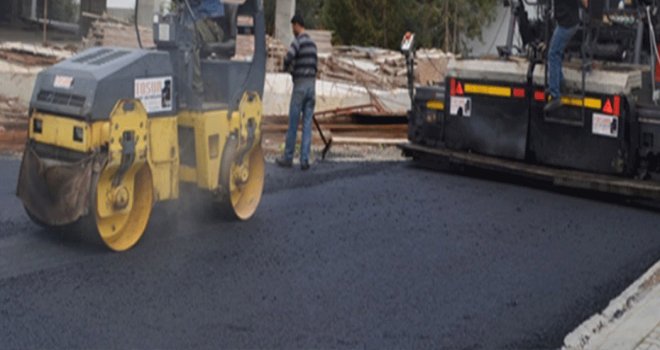 Girne’de asfaltlama çalışması