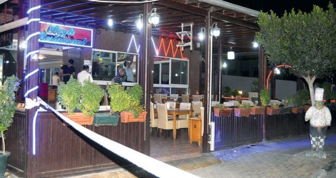 Girne’de restoran kurşunlandı