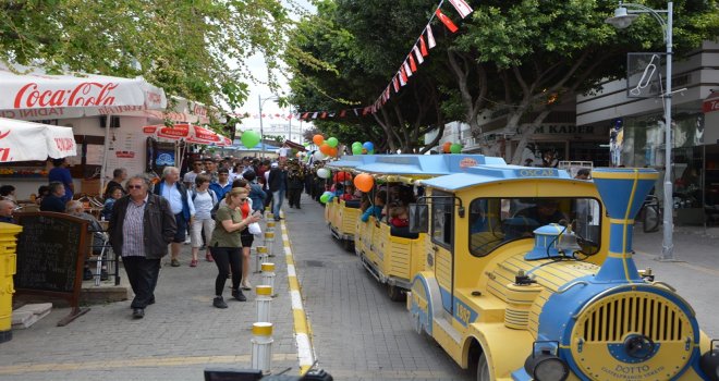 GİRNE’DE TURİZM ŞÖLENİ DÜZENLENDİ..ATAOĞLU: “GİRNE – ALANYA SEFERLERİ MAYIS SONUNDA BAŞLIYOR.”