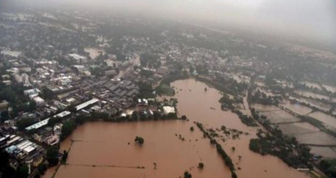 Hindistan’da sel felaketi yüzlerce can aldı