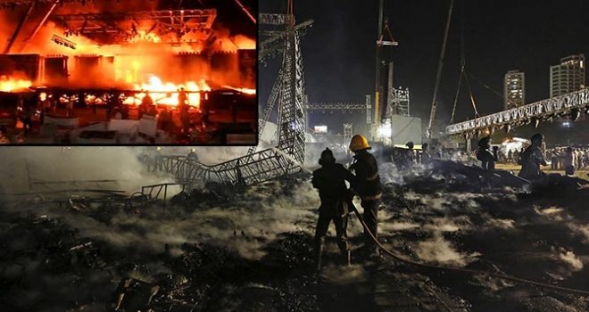 HİNDİSTAN'DA YANGIN ÇIKAN FABRİKA ÇÖKTÜ'  11 ÖLÜ