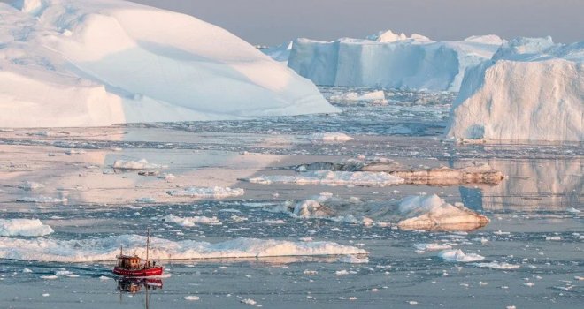 İklim değişikliği Grönland'ı vurdu: Saatte 30 milyon ton buz kaybetti