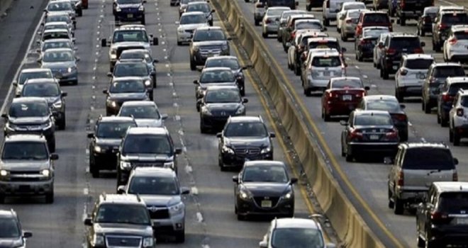 İngiltere, hibrit dahil fosil yakıtla çalışan tüm araçların satışı 2035’te sona erecek