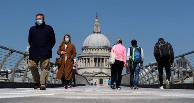 İngiltere yurt dışından gelenleri karantinaya alacak