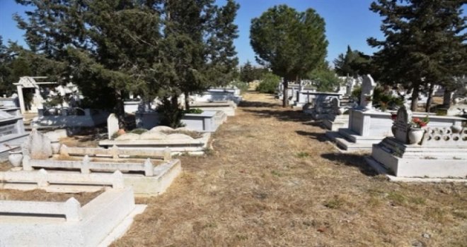 İngiltere’de yaşamını yitiren 6 Kıbrıslı Türk bugün KKTC’de defnedildi