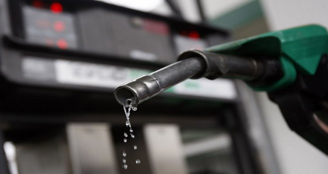 İRAN, PETROL ARAŞTIRMALARINI RUS ŞİRKETLERE DEVREDİYOR