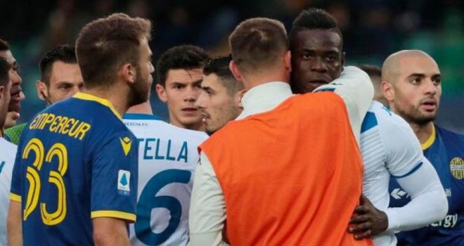Irkçılığa maruz kalan Balotelli: Kendinizden utanın